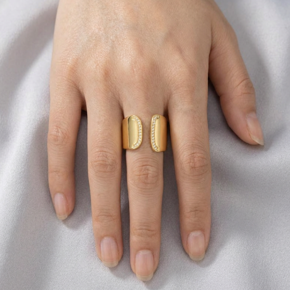 SCULPTURAL RING.1