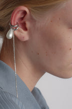 أقراط أصفاد فضية